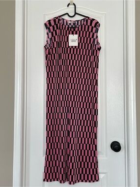 Glamorous Pink & Black Geometric Maxi Dress